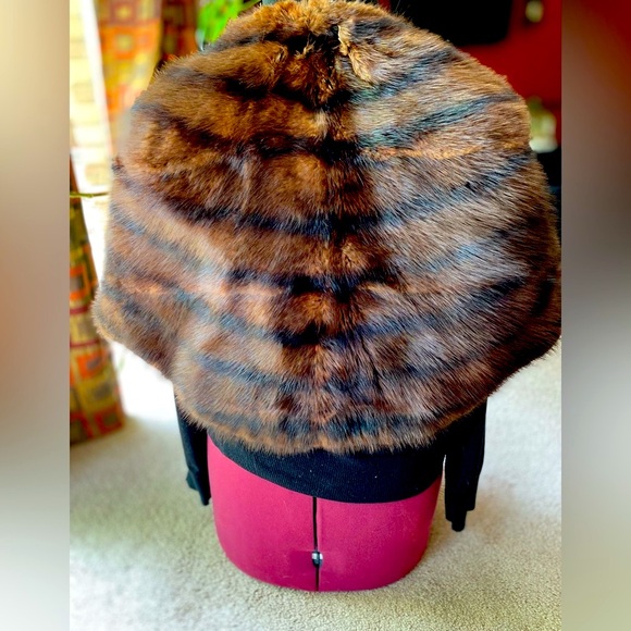 Kerry Brooke Mink Fur stole, shawl by Kerry Brooke Fashions. - Picture 11 of 17
